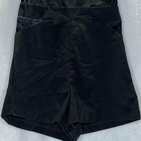 Alythea Shorts Romper With Lace - Picture 3 of 8